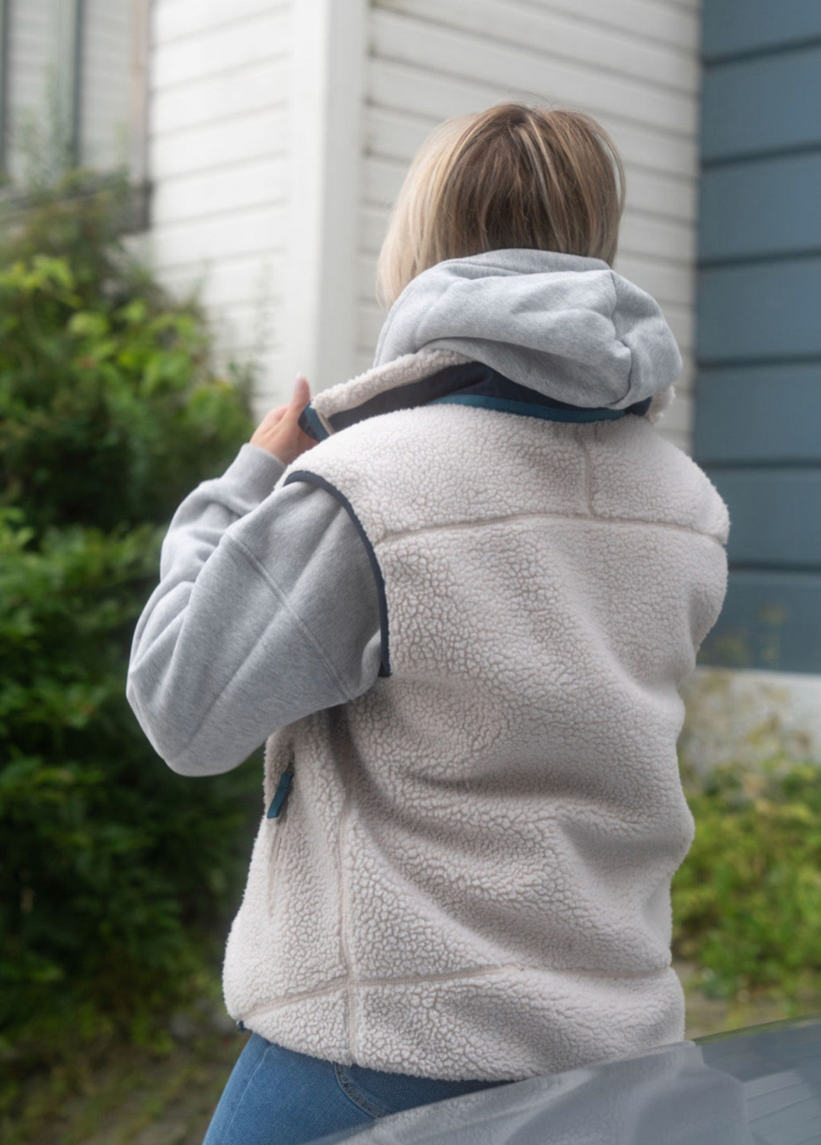 Off white teddy vest